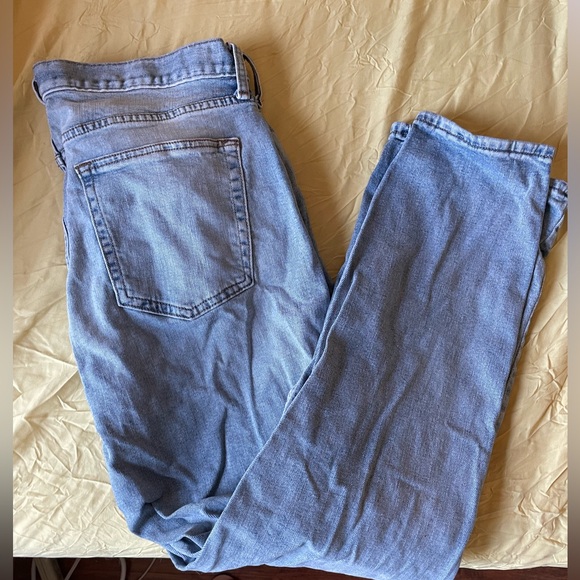 Old Navy Men’s Light Denim Jeans 36x30 - Picture 3 of 5